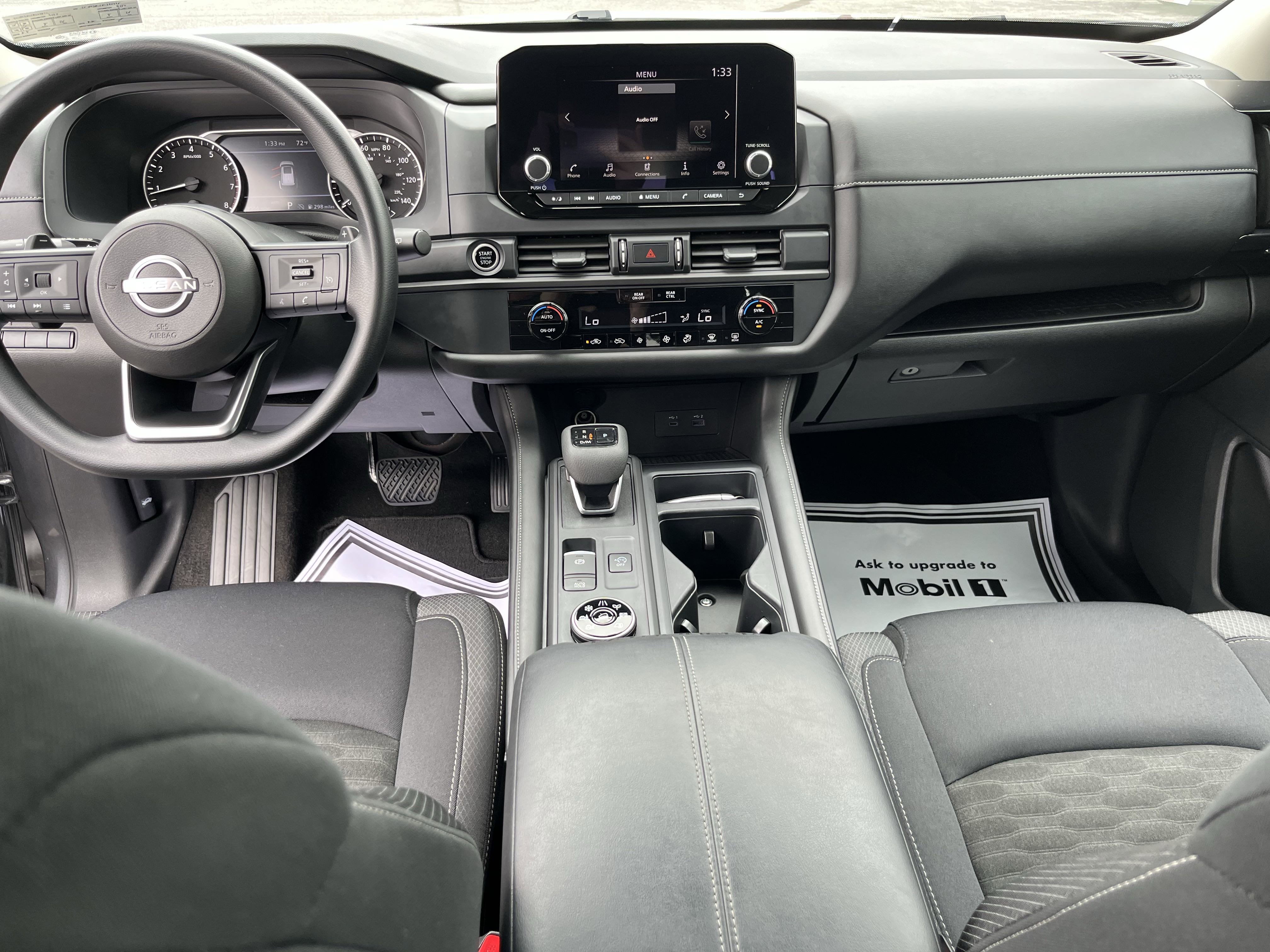 2024 Nissan Pathfinder S photo 2