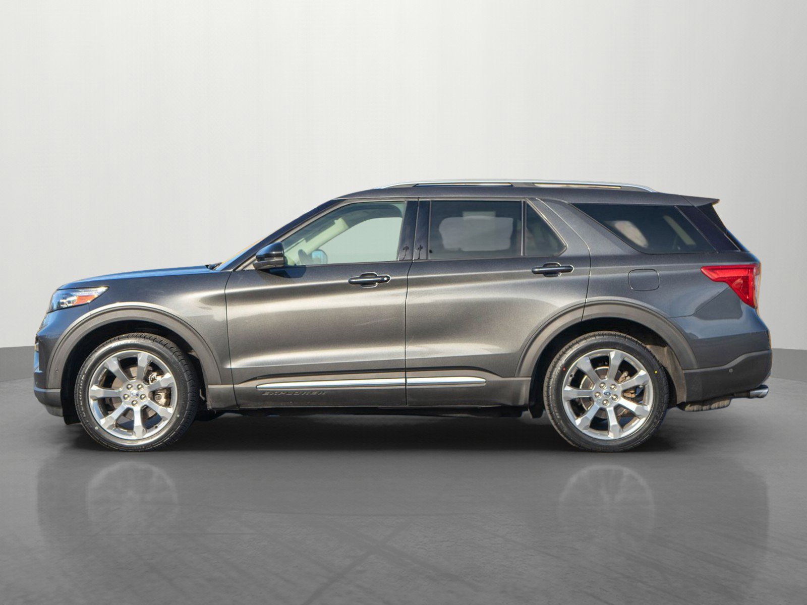 2020 Ford Explorer Platinum photo 3