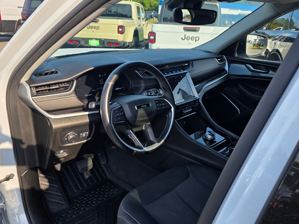 2022 Jeep Grand Cherokee Laredo photo 26