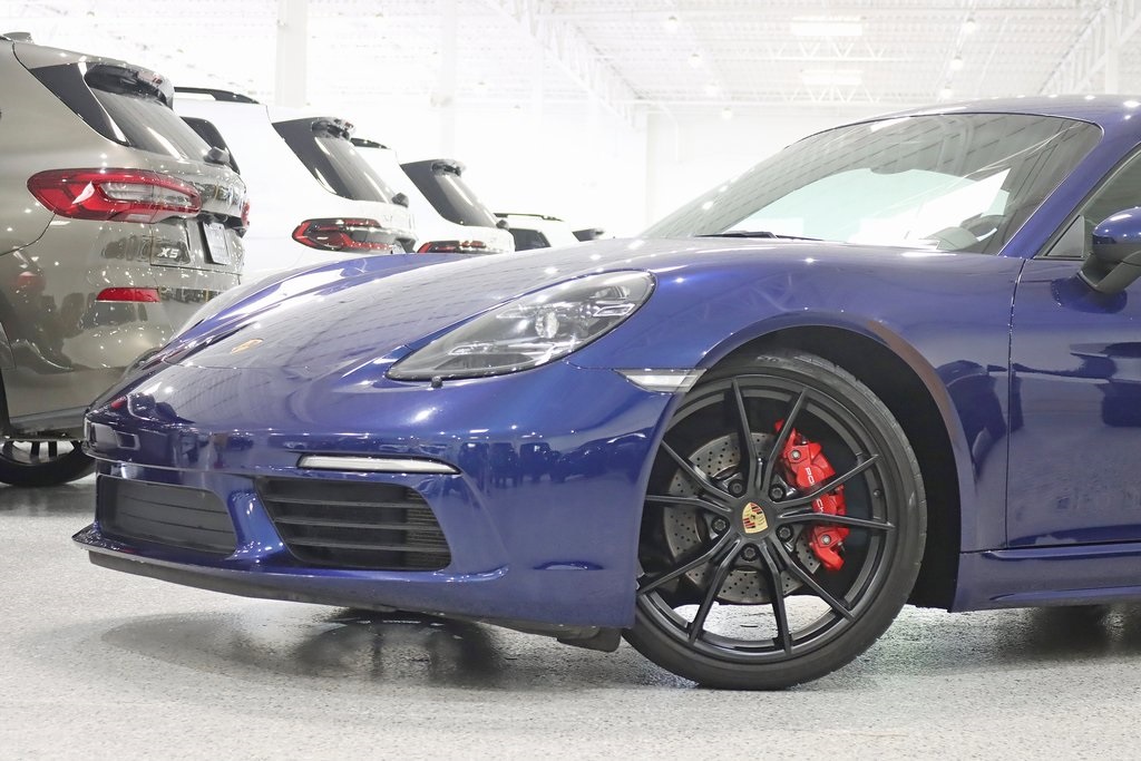 2022 Porsche Cayman S photo 3