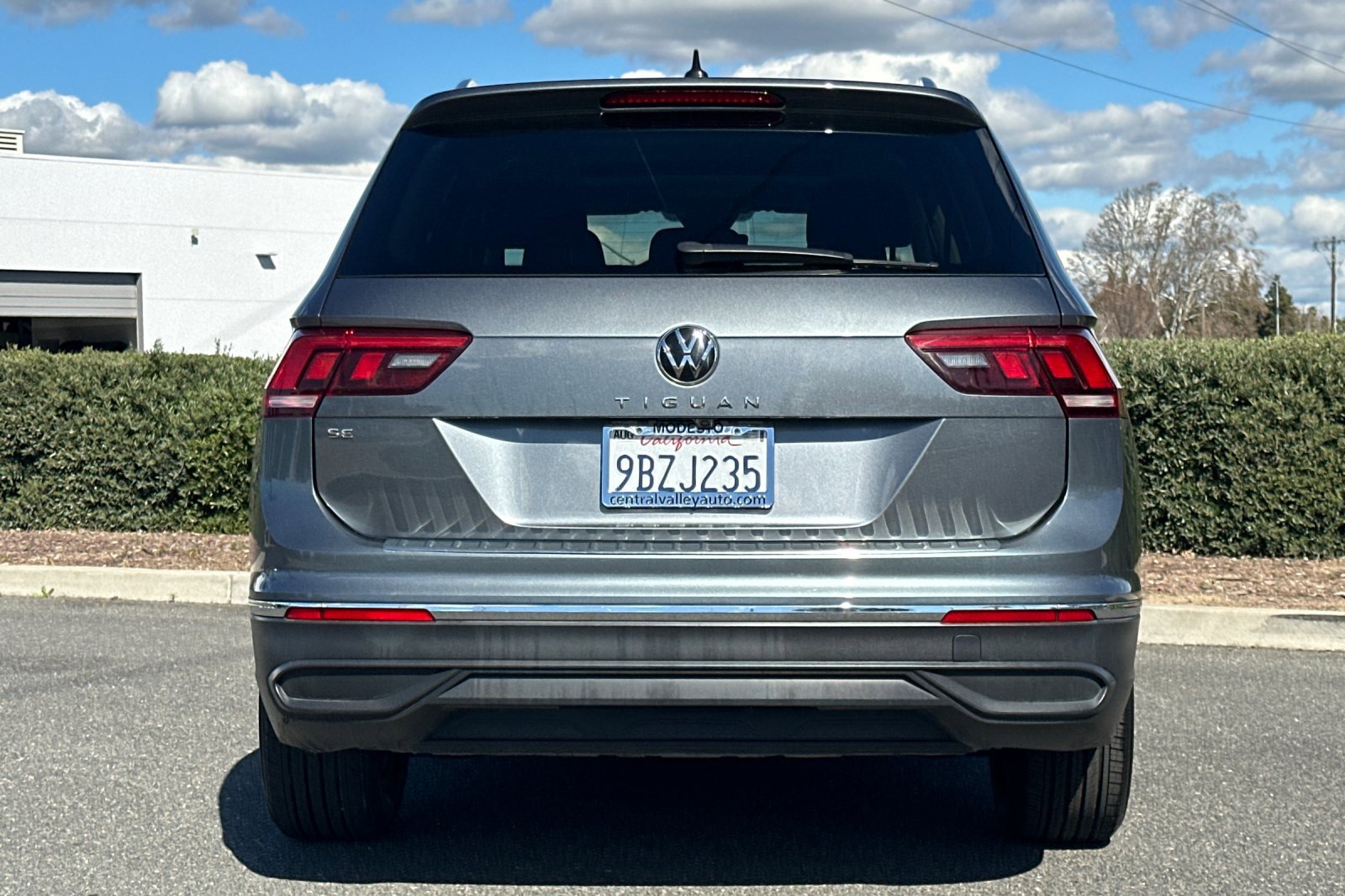 2022 Volkswagen Tiguan SE photo 4