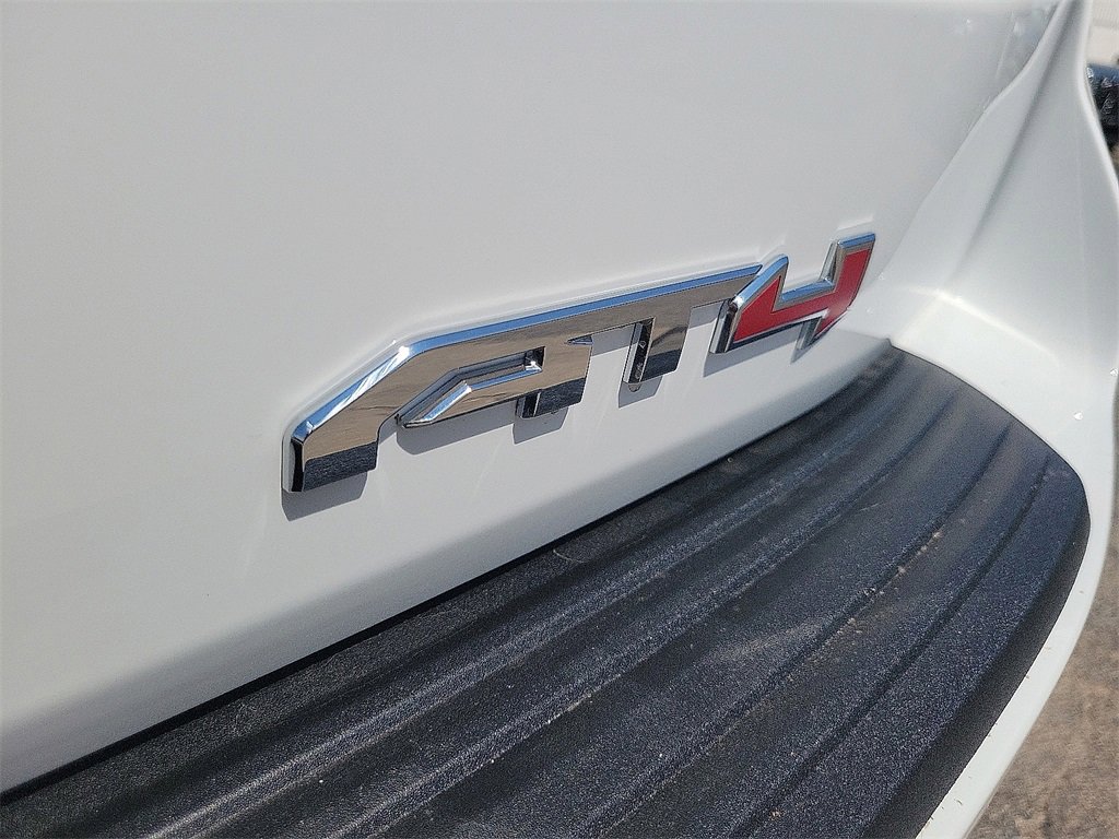 2026 Gmc Yukon XL AT4 photo 9
