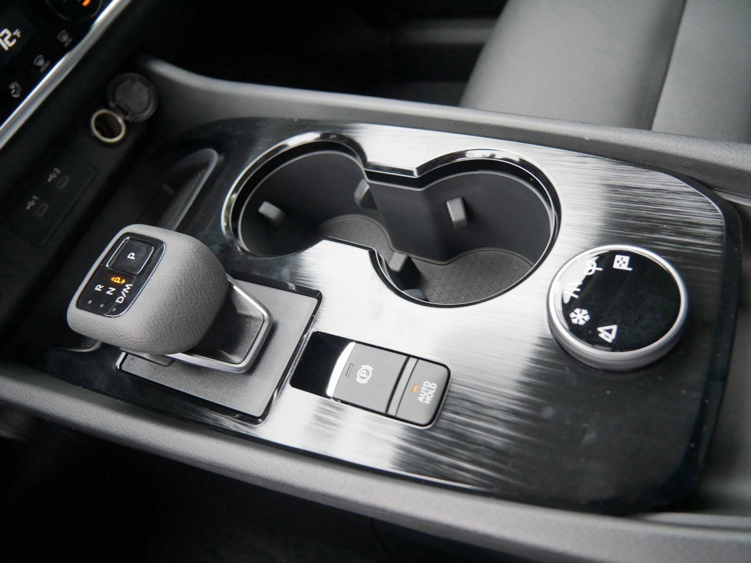 2026 Nissan Rogue SV photo 8