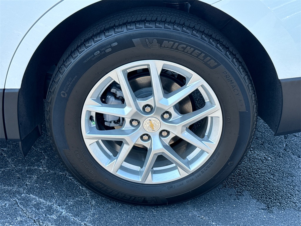 2023 Chevrolet Equinox LS photo 18