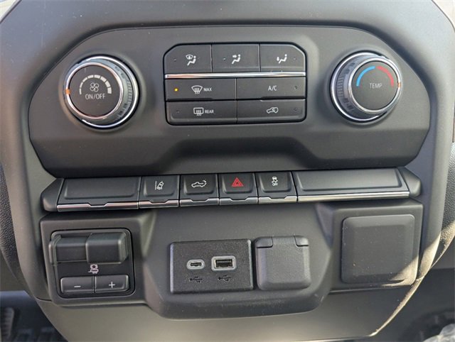 2025 Chevrolet Silverado 2500HD photo 13