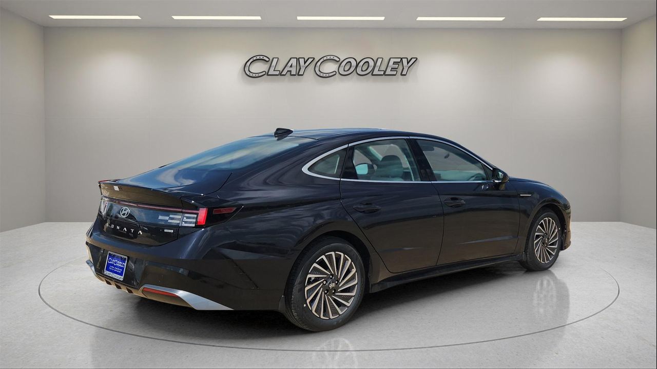 2025 Hyundai Sonata Hybrid SEL photo 3