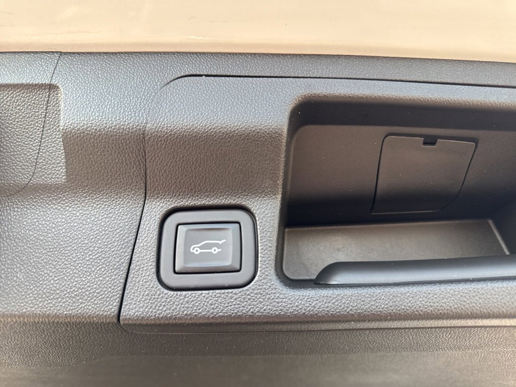 2023 Gmc Acadia SLE photo 17