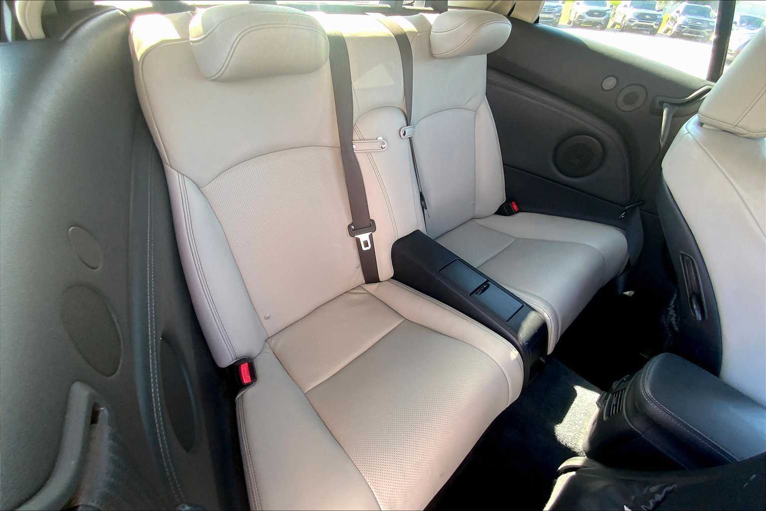 2012 Lexus IS 350C photo 18