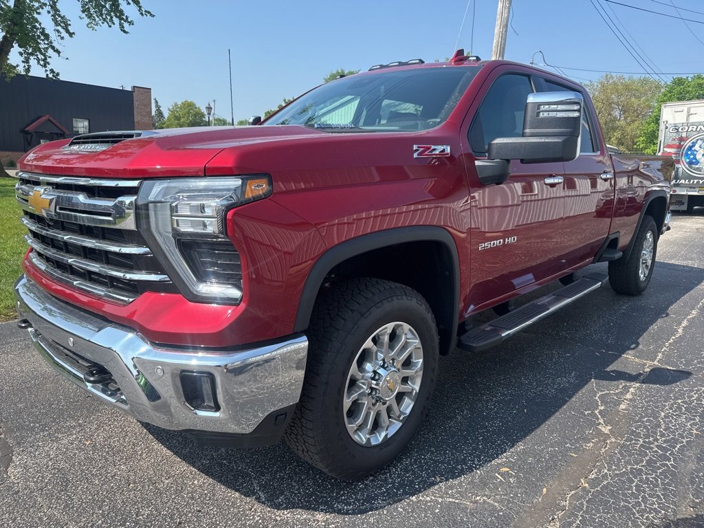 2025 Chevrolet Silverado 2500HD LTZ photo 3