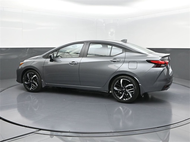 2025 Nissan Versa 1.6 SR photo 3