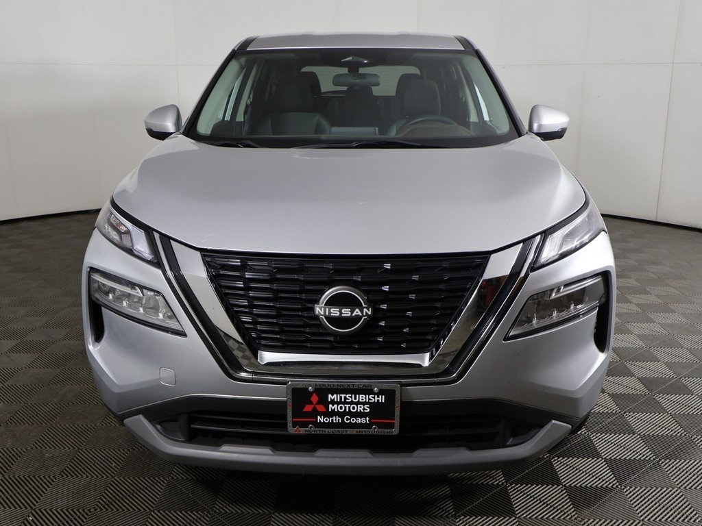 2022 Nissan Rogue SV photo 6