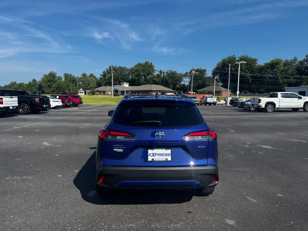 2024 Toyota Corolla Cross XLE photo 3