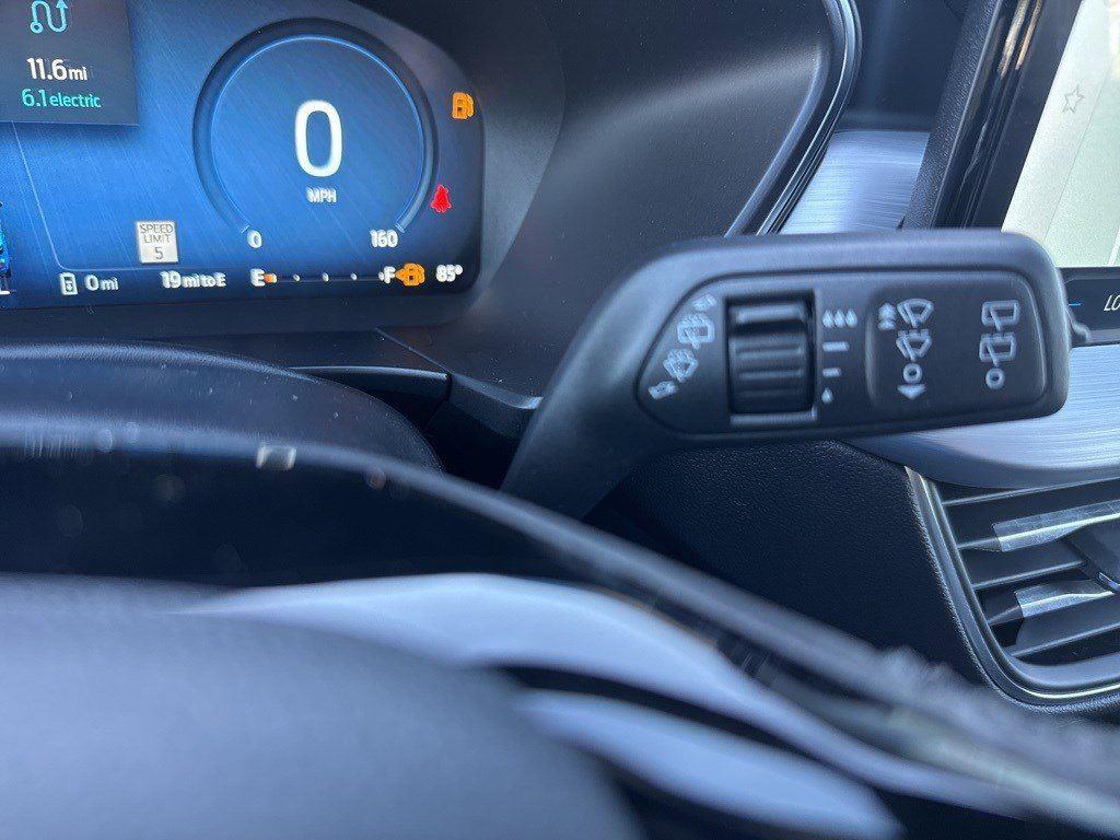 2025 Ford Escape Plug-In Hybrid photo 30