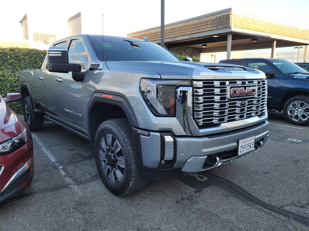 2024 Gmc Sierra 2500 HD Denali photo 3