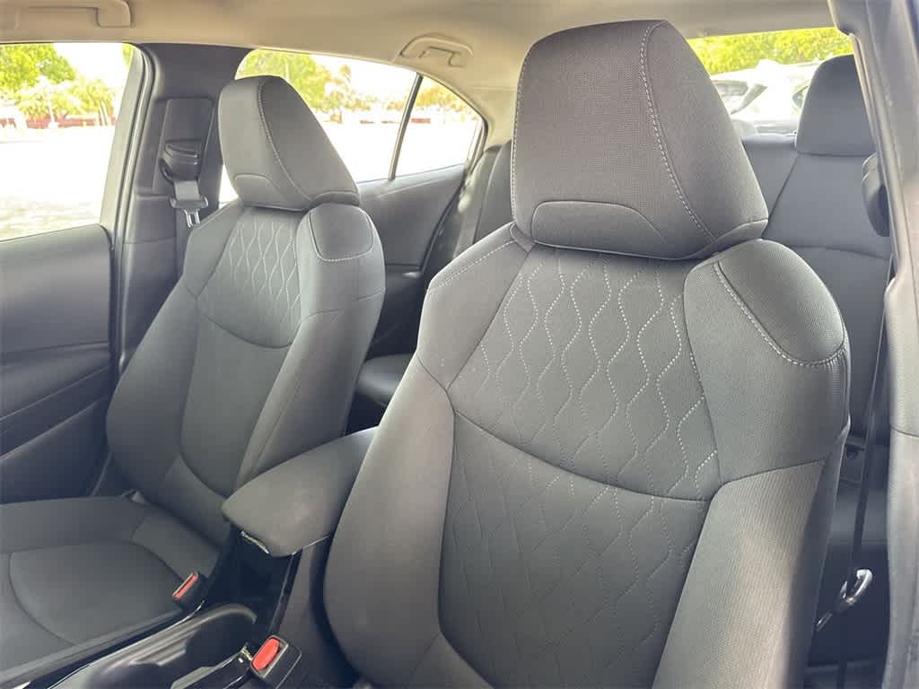 2022 Toyota Corolla LE photo 13