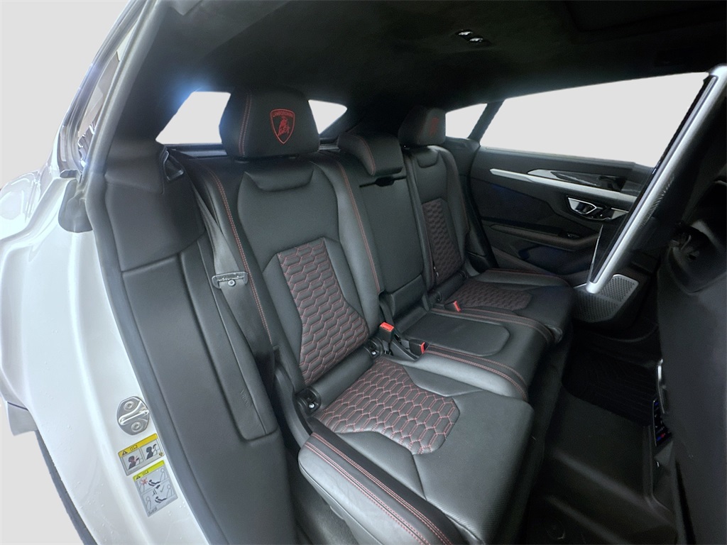 2019 Lamborghini Urus photo 27