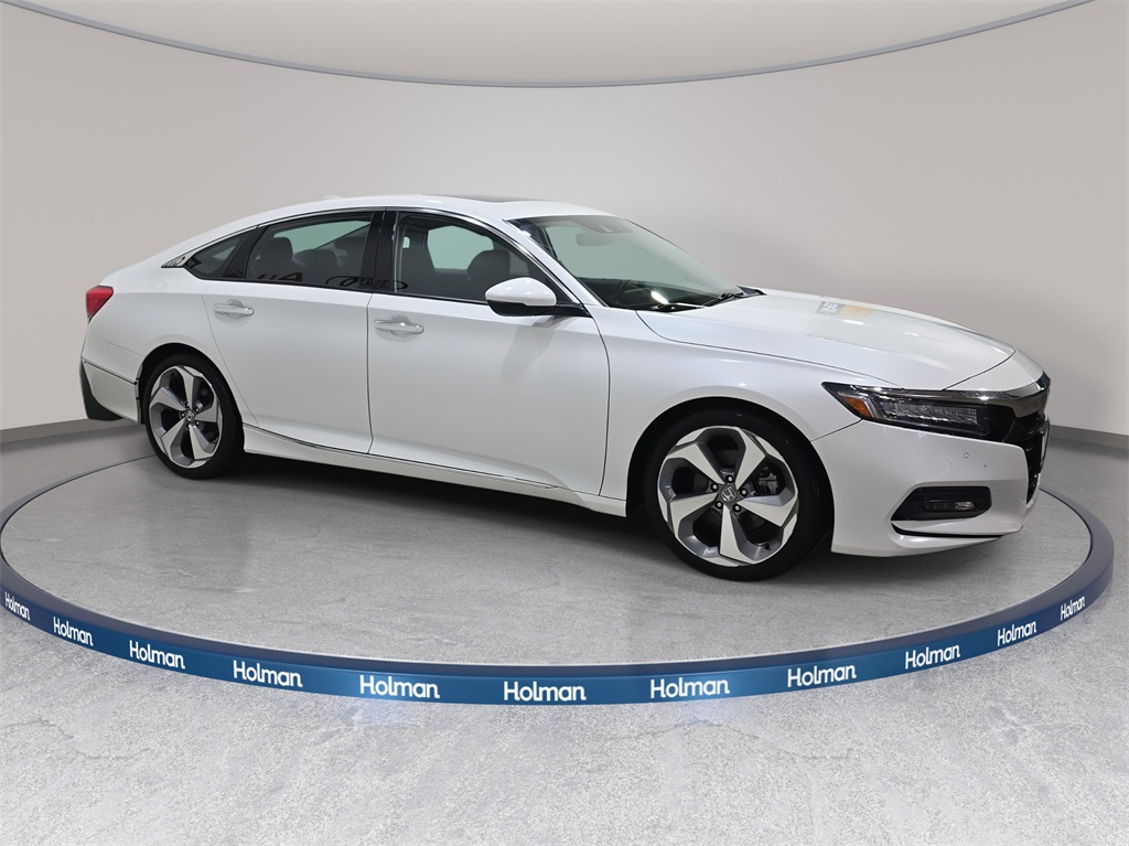 2018 Honda Accord Touring 2.0T photo 3