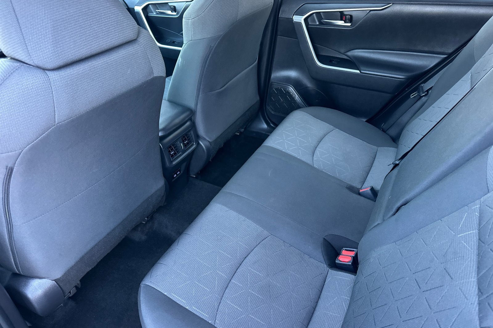 2022 Toyota RAV4 XLE photo 14