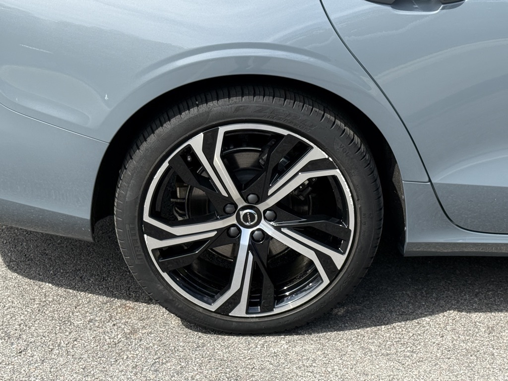 2024 Volvo S60 B5 Core photo 8