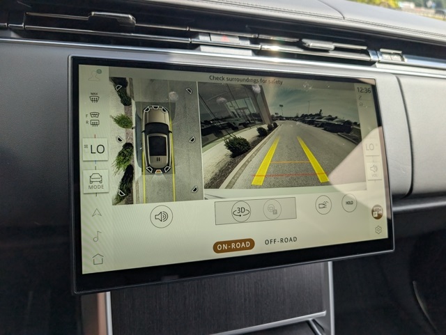 2025 Land Rover Range Rover SE photo 10