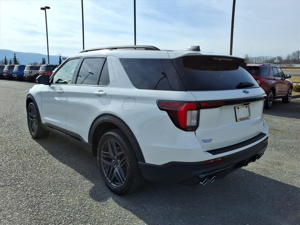 2026 Ford Explorer ST photo 3