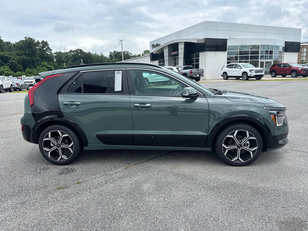 2025 Kia Niro SX Touring photo 2