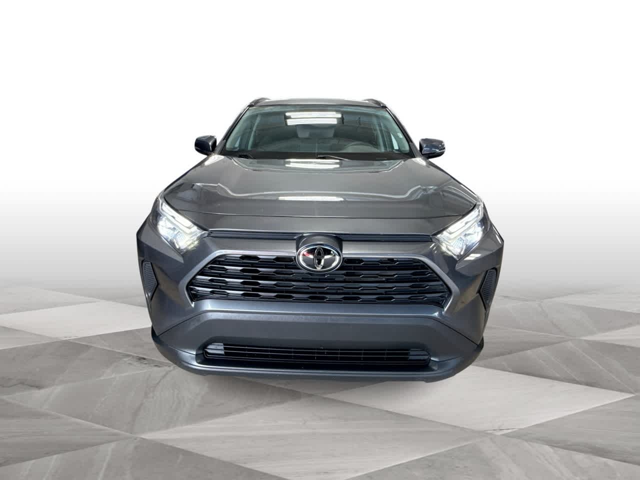 2023 Toyota RAV4 XLE photo 3