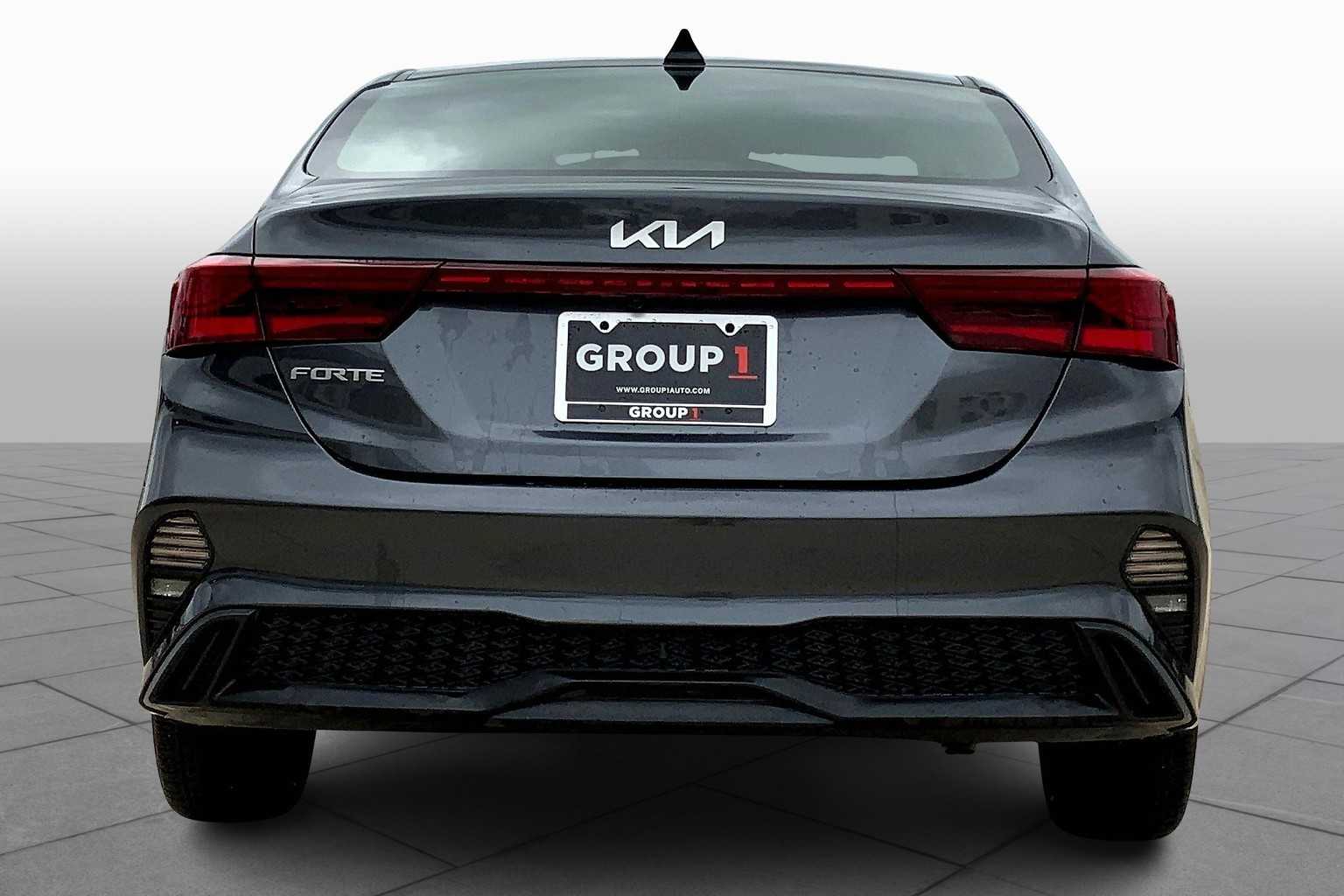 2024 Kia Forte LXS photo 4