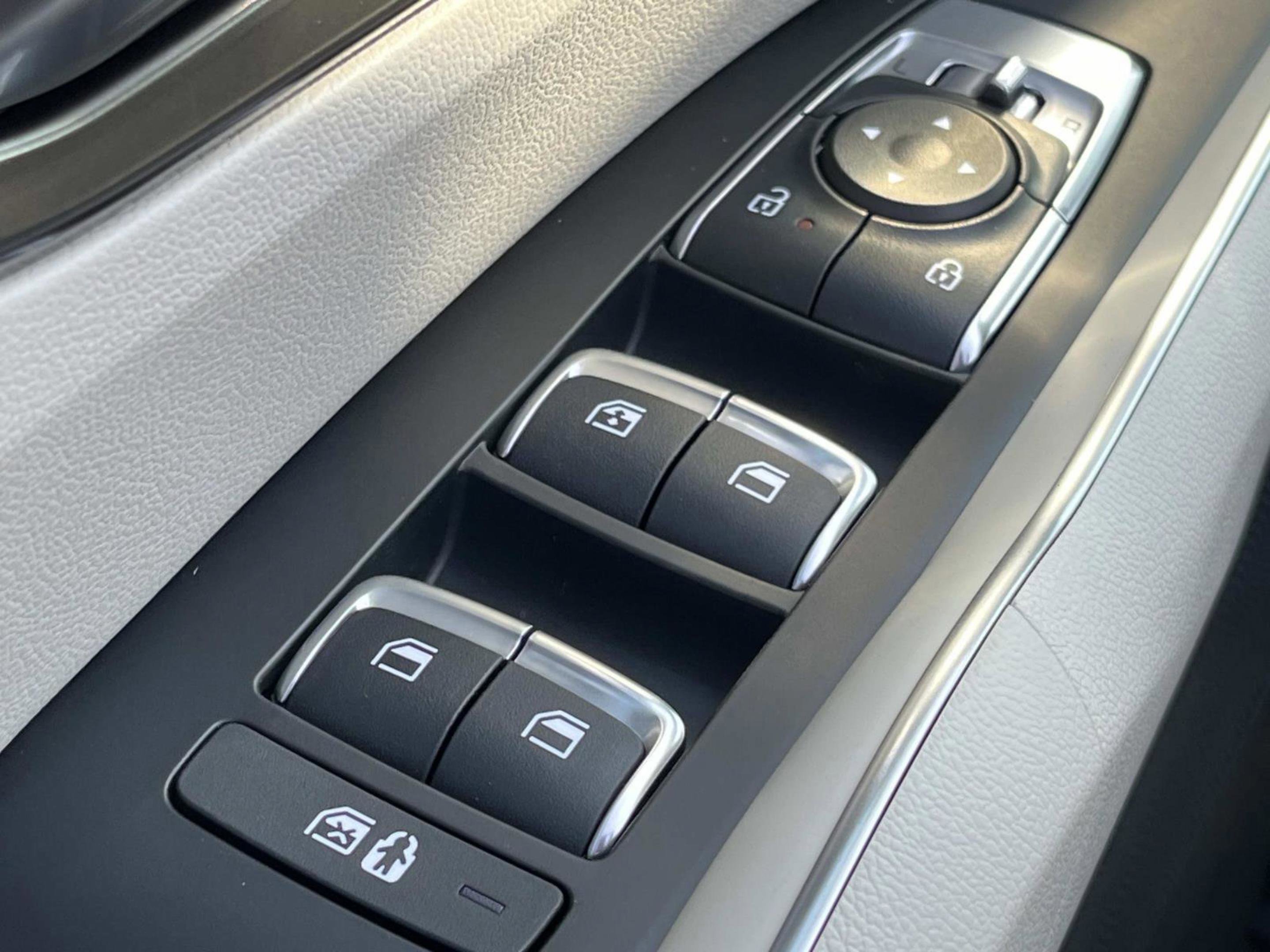 2025 Kia Sorento Hybrid EX photo 20