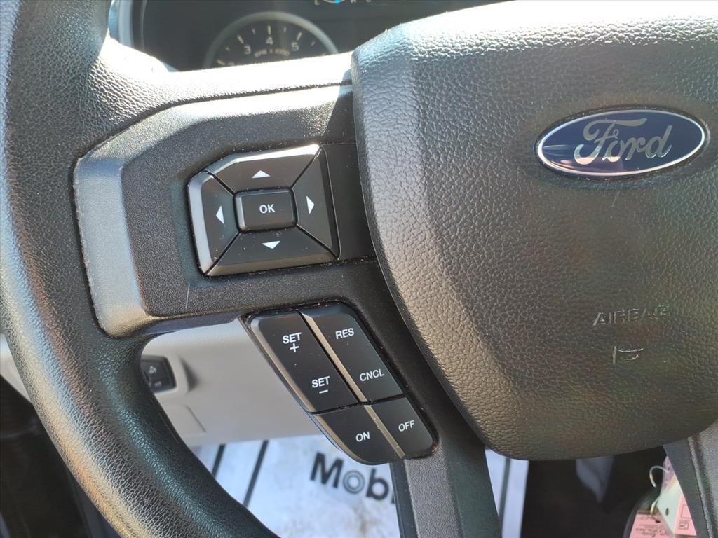 2015 Ford F-150 XLT photo 13