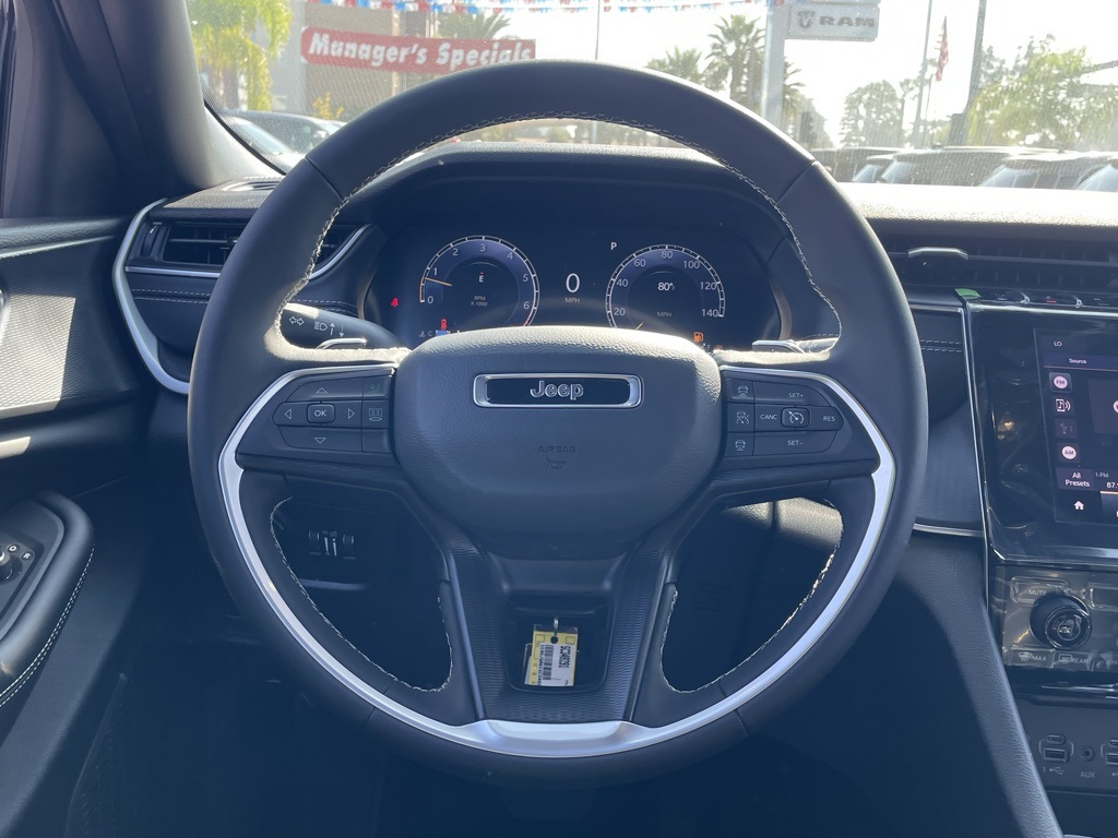 2025 Jeep Grand Cherokee Laredo X photo 23