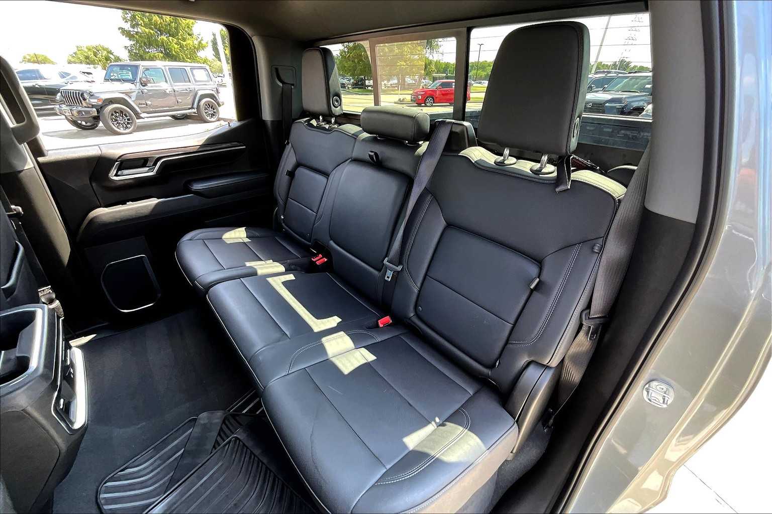 2024 Chevrolet Silverado 1500 LTZ photo 18