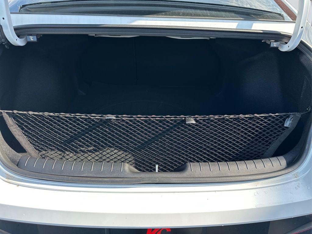 2025 Hyundai Elantra SEL Convenience photo 13