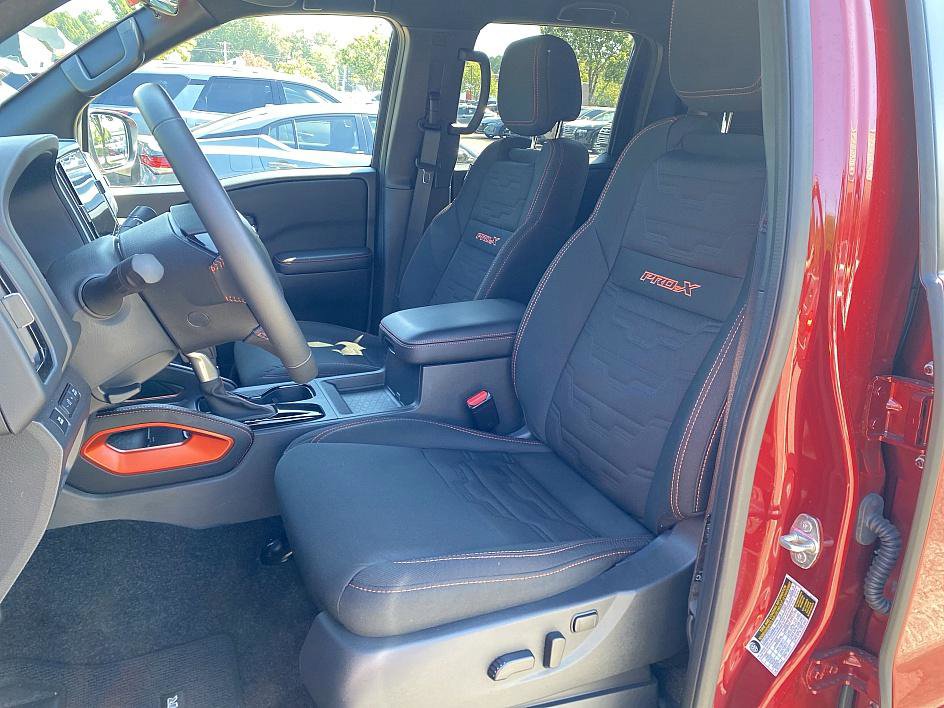 2025 Nissan Frontier PRO-X photo 13