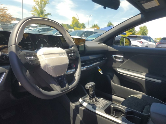 2025 Kia K4 GT-Line photo 13