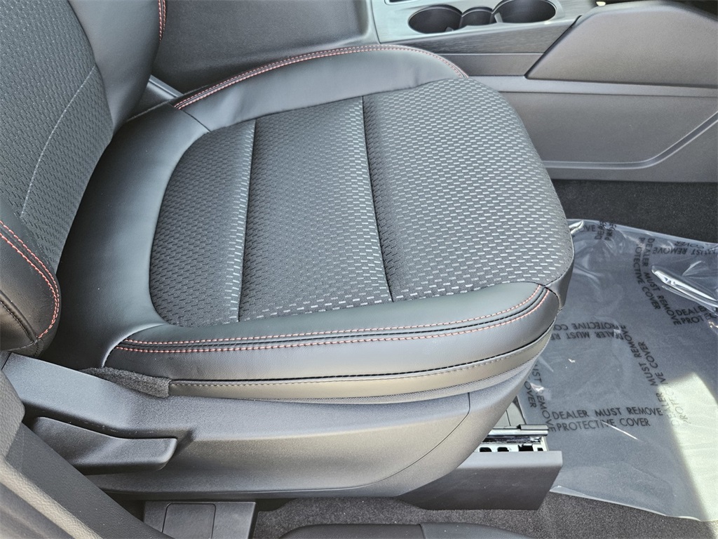2025 Ford Escape ST-Line Hybrid photo 34