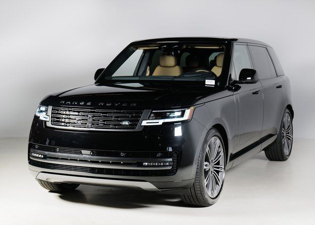 2025 Land Rover Range Rover SE's photo