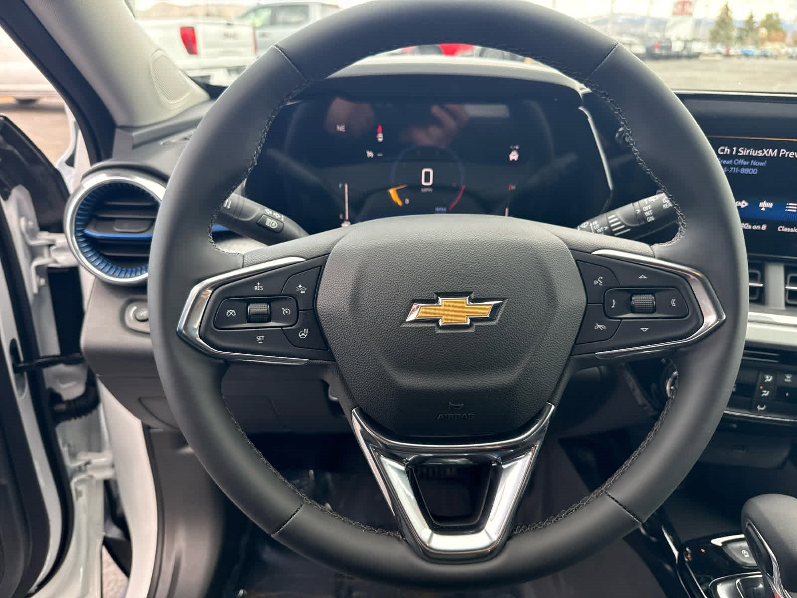 2025 Chevrolet Trax LT photo 12