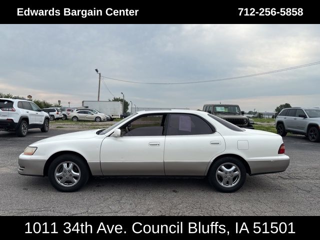 1996 Lexus ES 300 photo 5