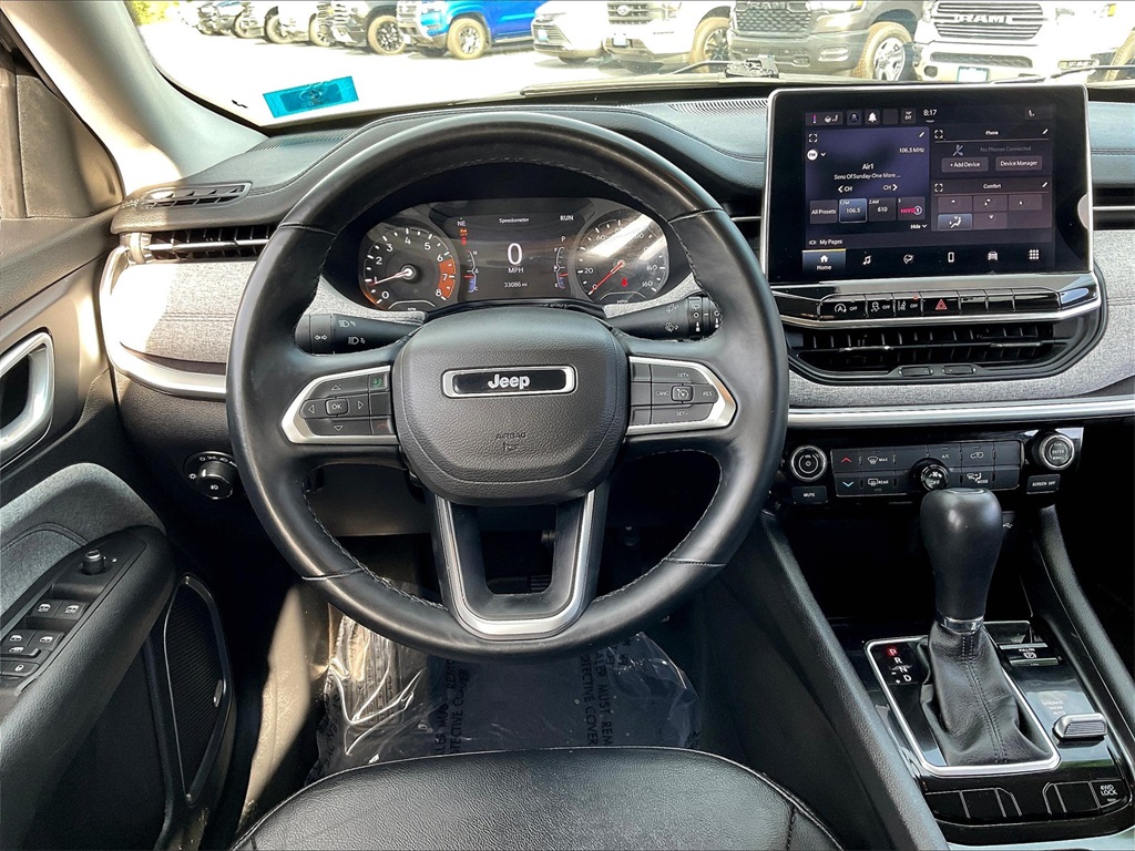 2022 Jeep Compass Latitude Lux photo 16