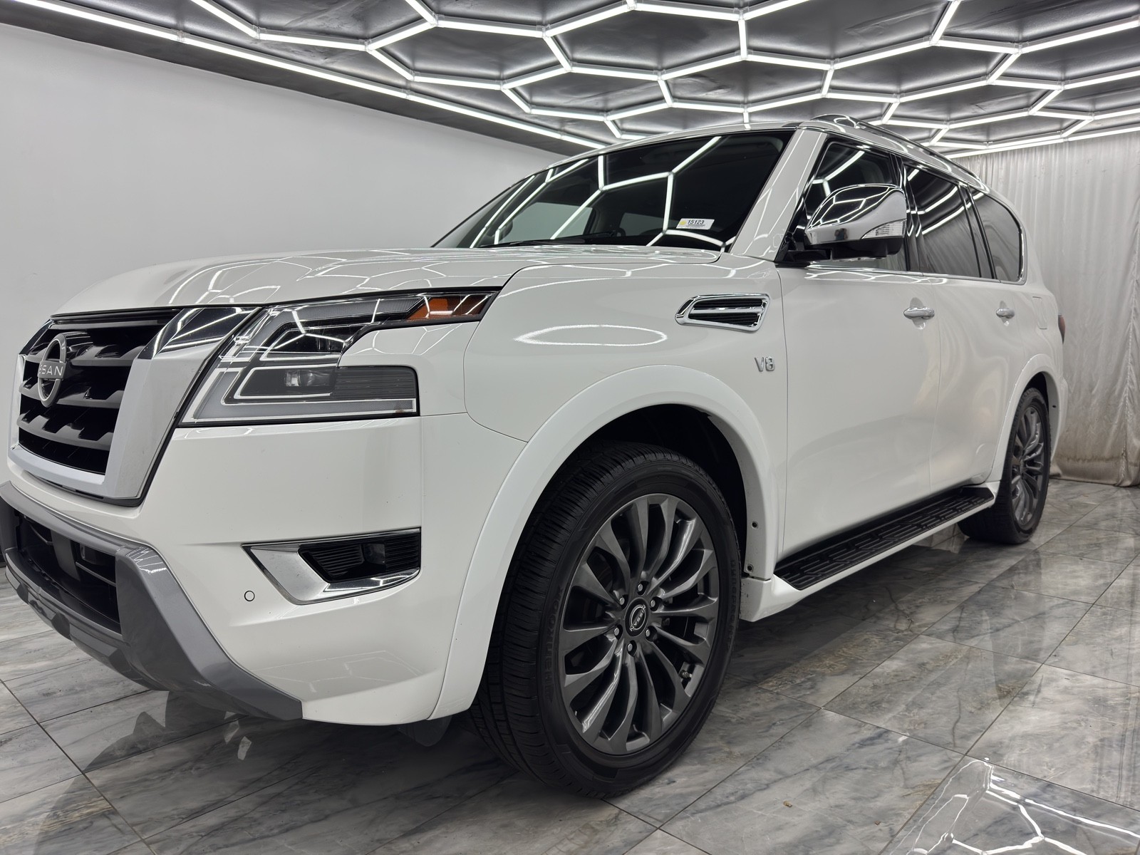 2022 Nissan Armada Platinum photo 3