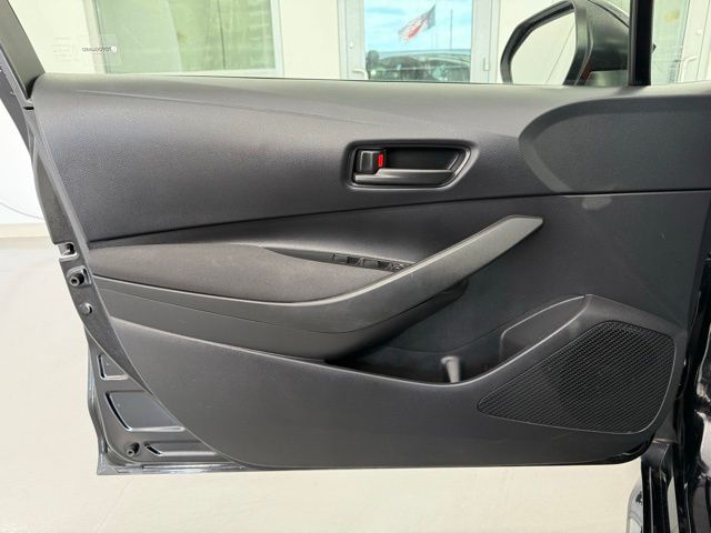 2023 Toyota Corolla Hybrid LE photo 25