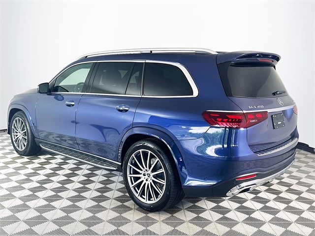 2026 Mercedes Benz GLS 450 4MATIC photo 4