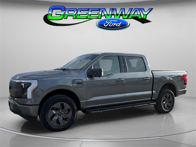 2025 Ford F-150 Lightning Flash's photo