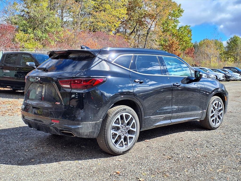 2025 Chevrolet Blazer RS photo 3