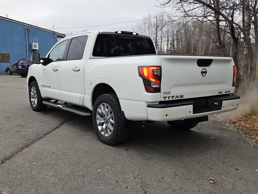2020 Nissan Titan SL photo 2