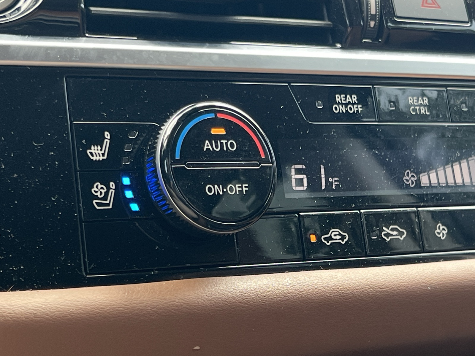 2022 Nissan Pathfinder Platinum photo 28