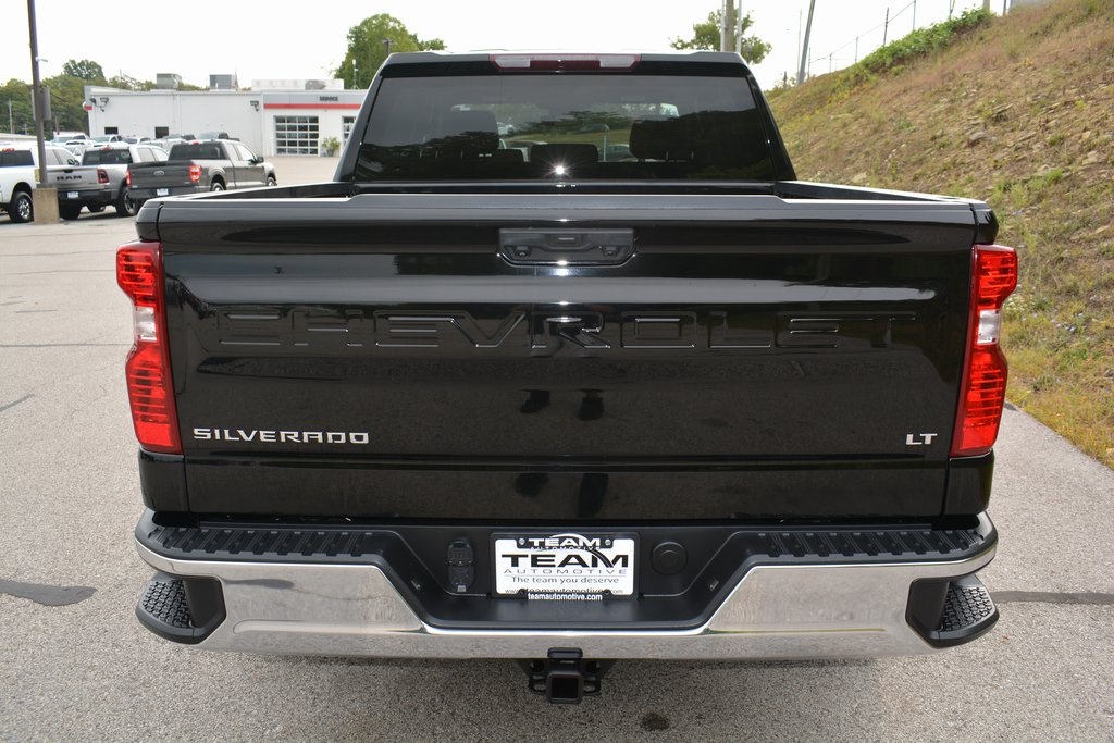 2022 Chevrolet Silverado 1500 LT photo 3