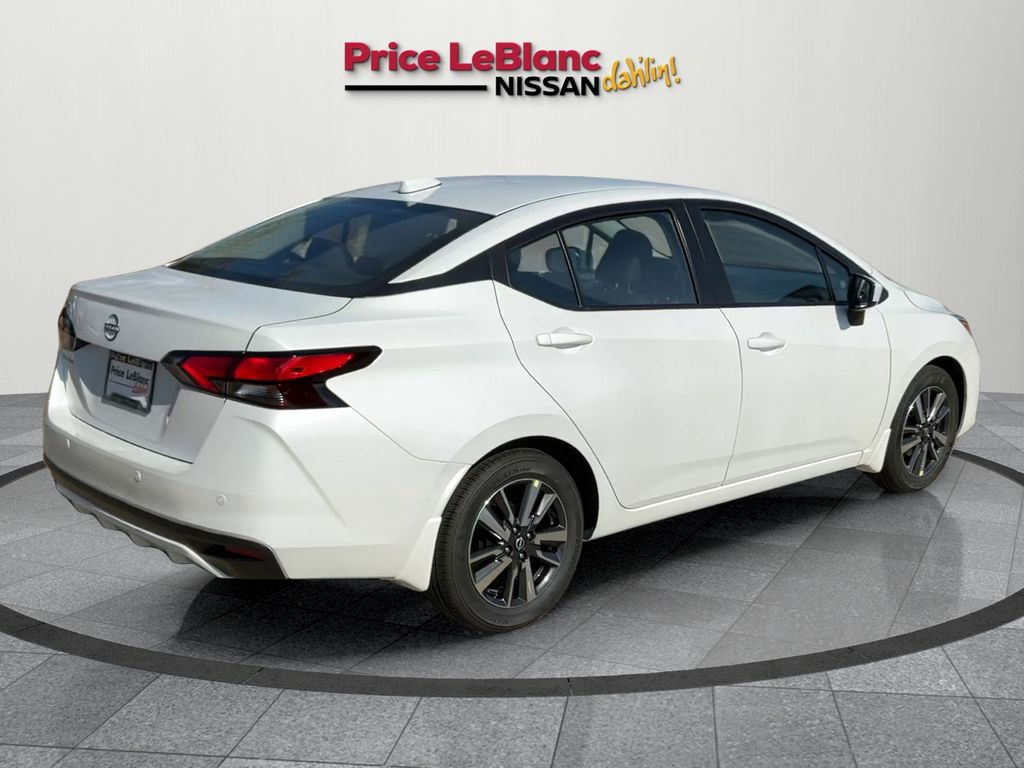 2025 Nissan Versa 1.6 SV photo 10