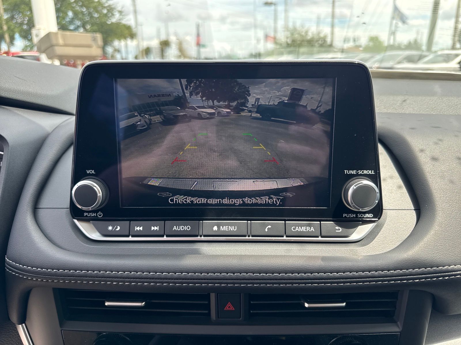 2026 Nissan Rogue SV photo 17
